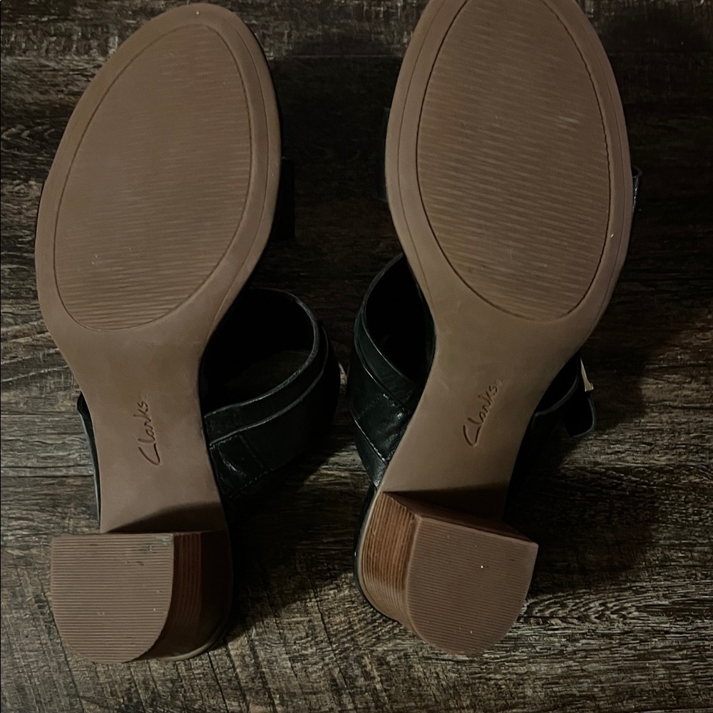 Clarks Black Slide Sandals with Strap - Picture 5 of 6